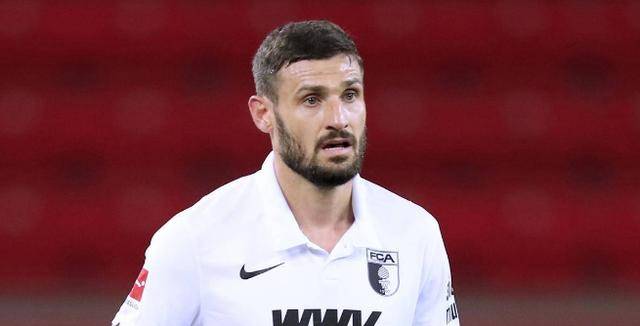 奥格斯堡客场顽强逼平劲旅,保级路上看见曙光  奥格斯堡客场顽强逼平劲旅,保级路上看见曙光